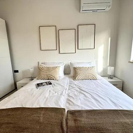 Good Vibes Boutique House *