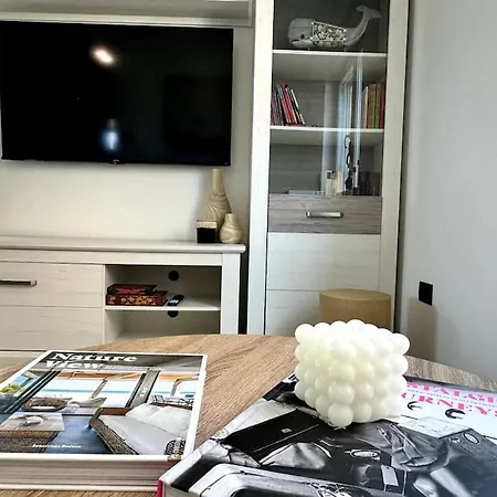 Good Vibes Boutique House *