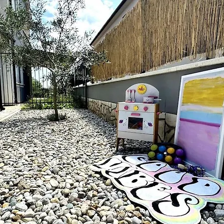 Good Vibes Boutique House *